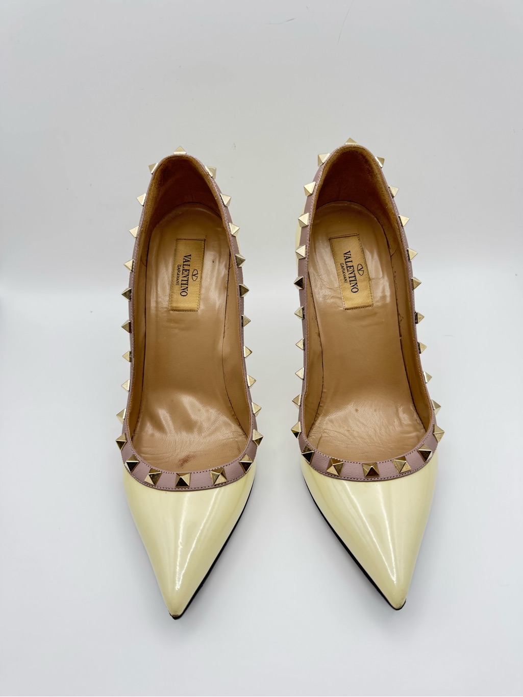 Valentino Garavani Rockstud Patent Leather Pumps Yellow Cream Nude Heels Eu 38